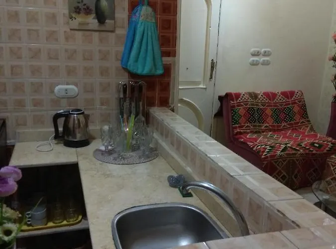 Oriental Redsealine Apartment *